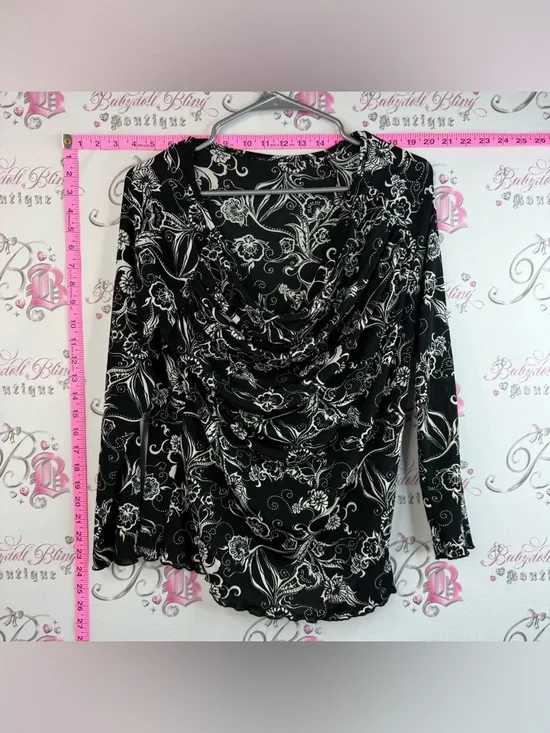 Long sleeve Black & White Long Sleeve Floral Drape Neck Women's Top Lightweight - Picture 1 of 7